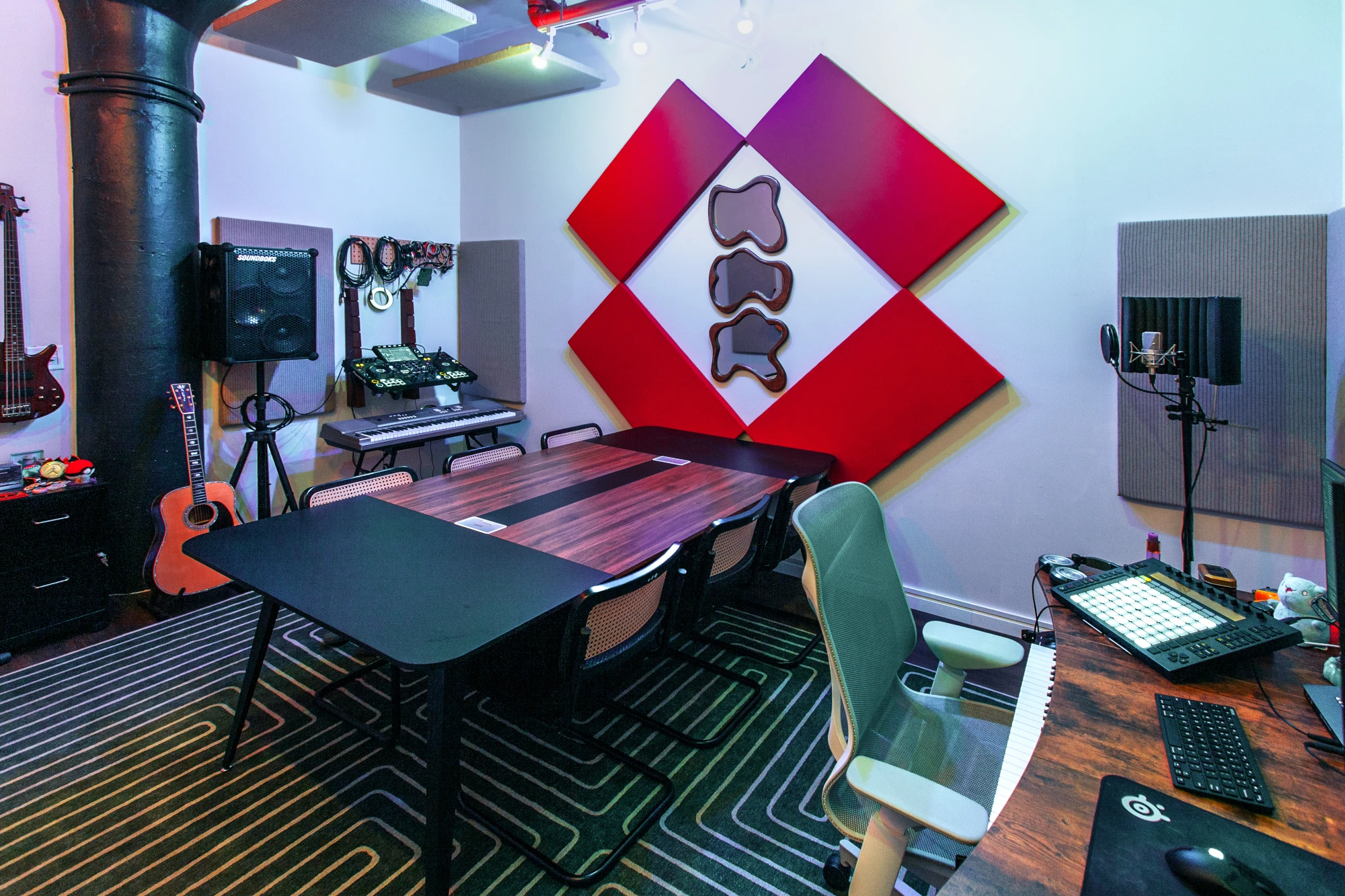 Main view of the Odd Harmonics studio